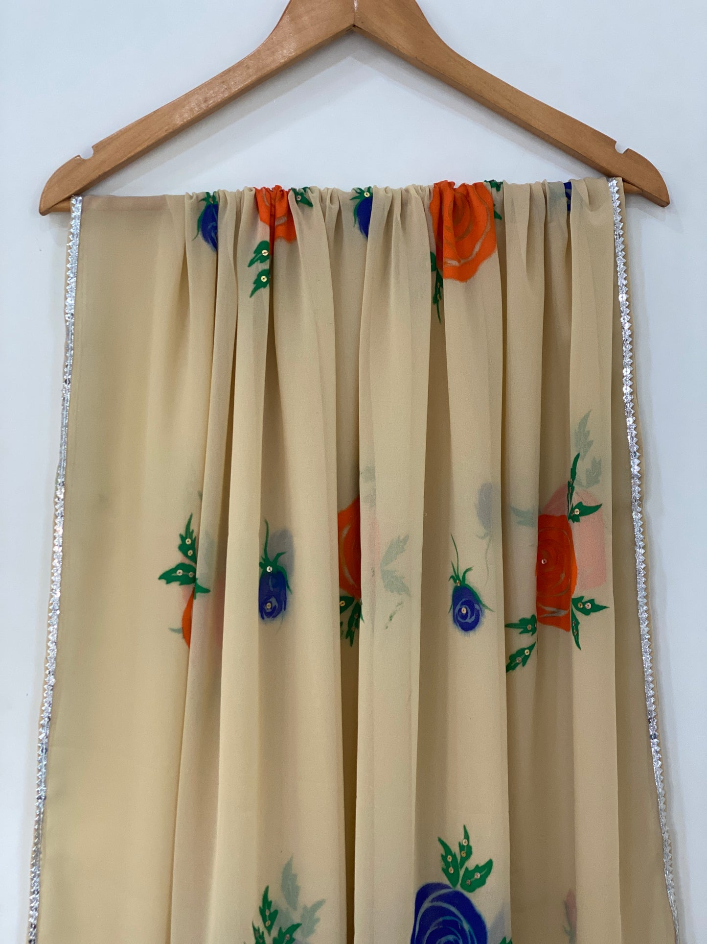 Blooming floral patterns Beige duppta