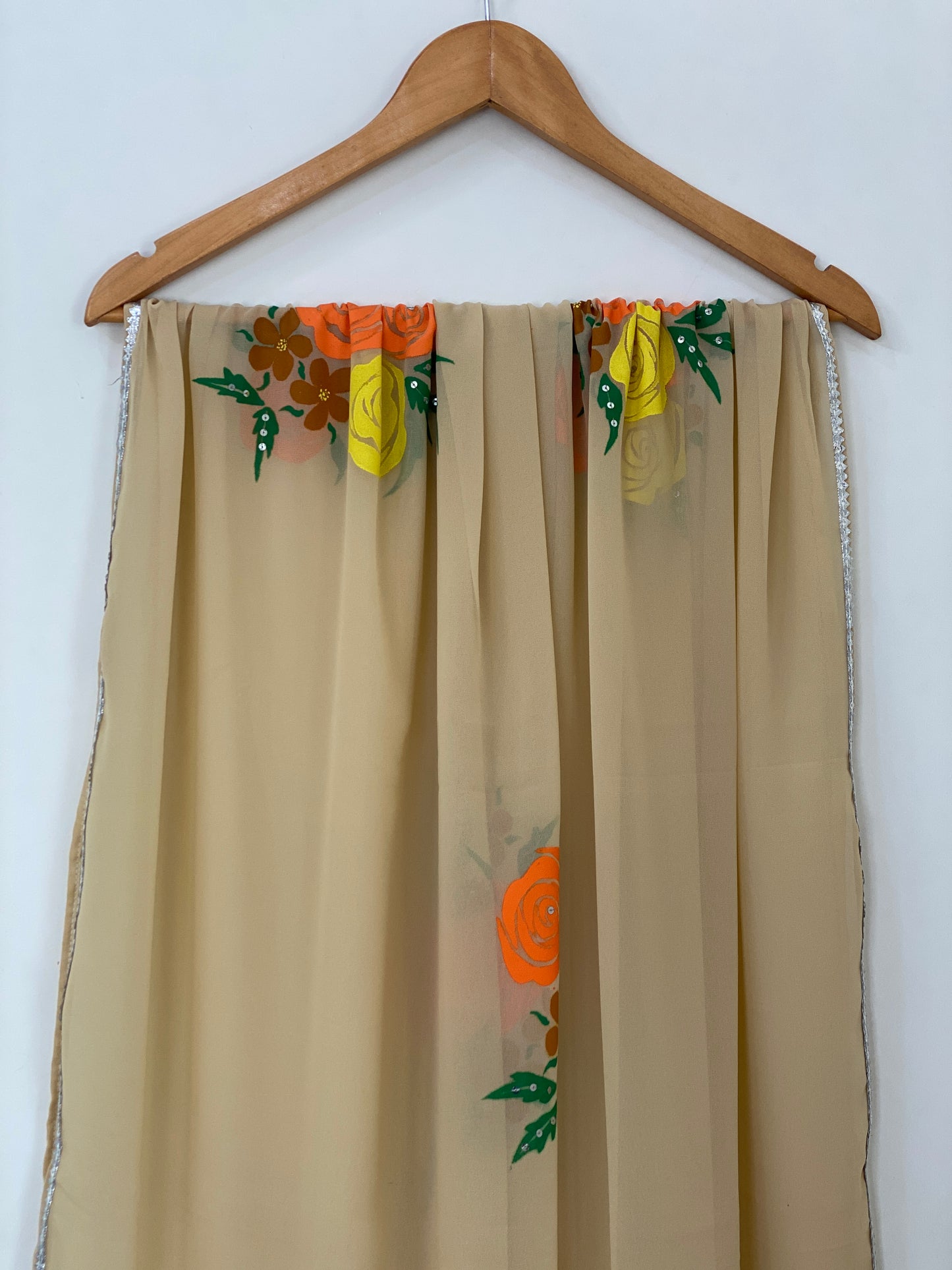 Blooming floral patterns Beige duppta