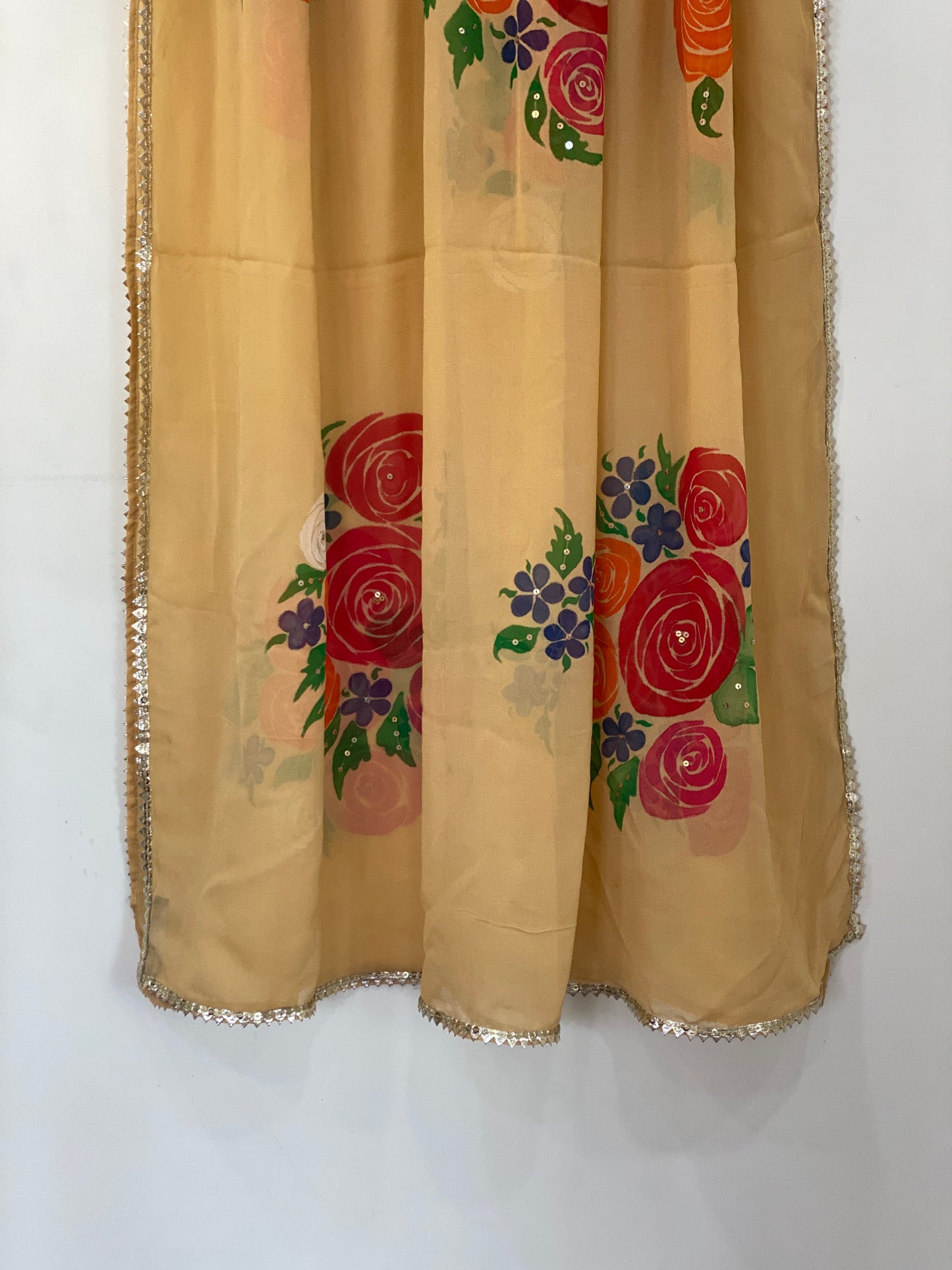Blooming floral patterns Beige duppta